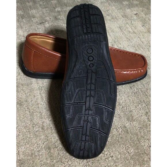 NEW Parish Brown Leather Loafer Size 9 Comfortable cushioning Rubber Sole - Picture 2 of 6